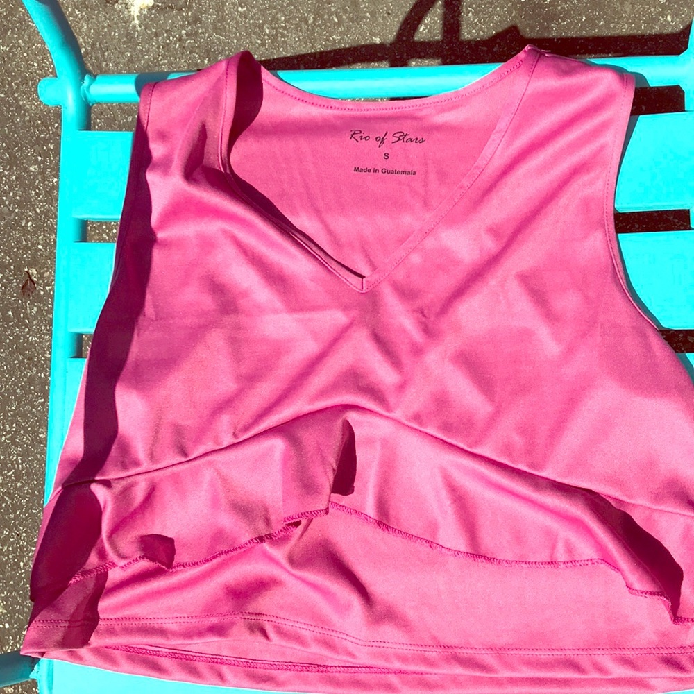 NWOT S fuschia Rio of Stars tank w ruffle hem